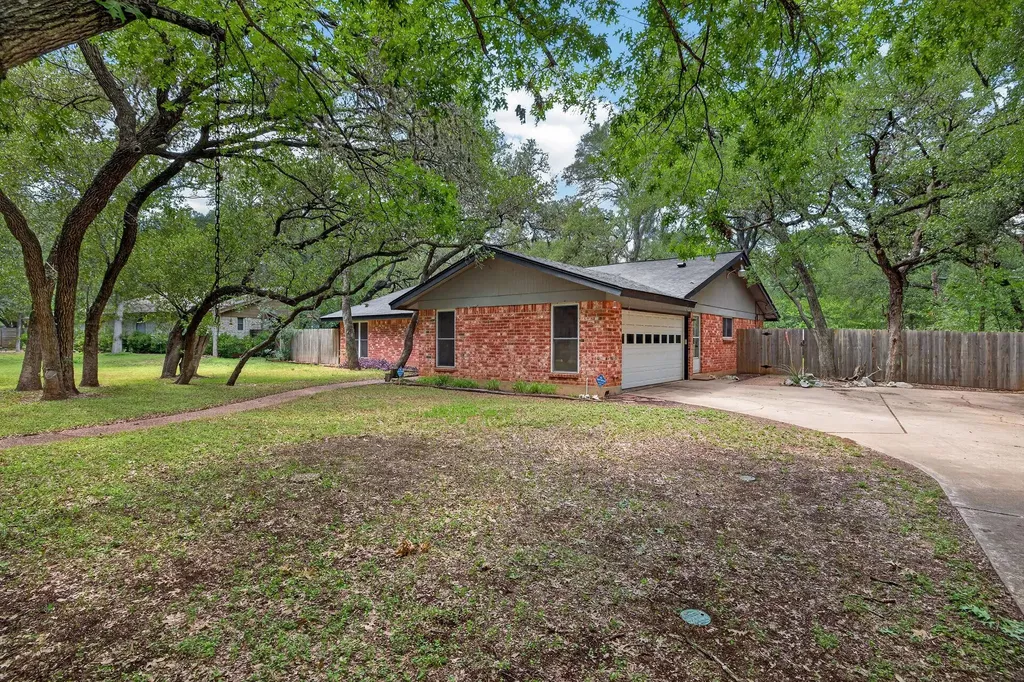 3406 Spotted Horse Trail Austin TX 78739