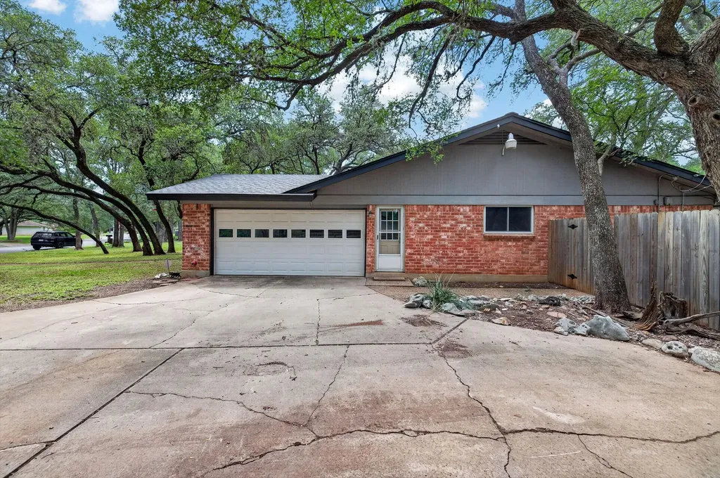 3406 Spotted Horse Trail Austin TX 78739