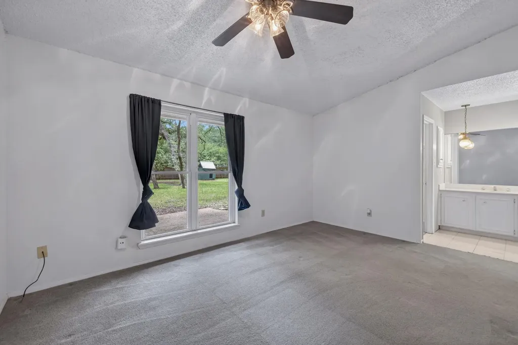 3406 Spotted Horse Trail Austin TX 78739