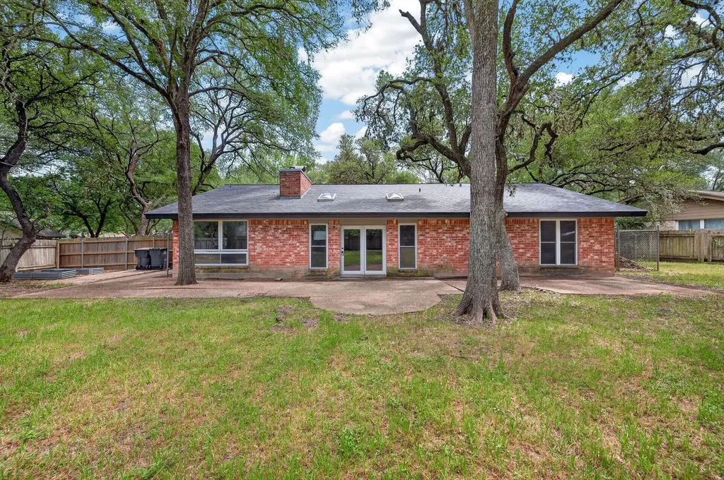 3406 Spotted Horse Trail Austin TX 78739