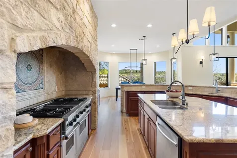 17912 Crystal Cove Jonestown TX 78645