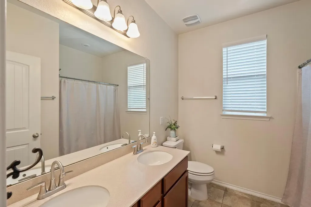 1004 Grand Teton Trail Taylor TX 76574