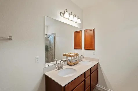 1004 Grand Teton Trail Taylor TX 76574