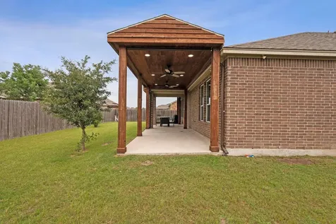 1004 Grand Teton Trail Taylor TX 76574
