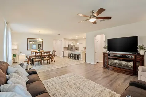 1004 Grand Teton Trail Taylor TX 76574
