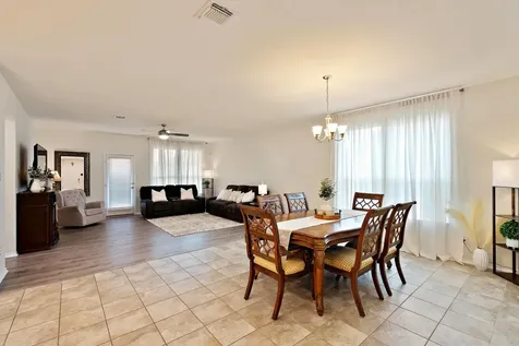 1004 Grand Teton Trail Taylor TX 76574