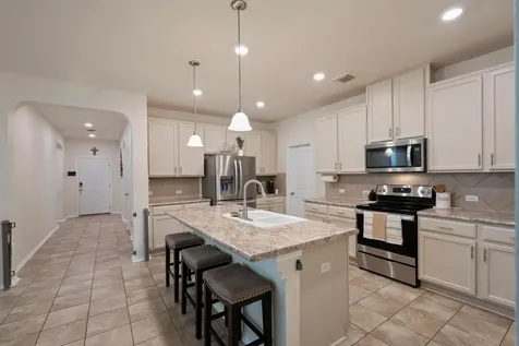 1004 Grand Teton Trail Taylor TX 76574