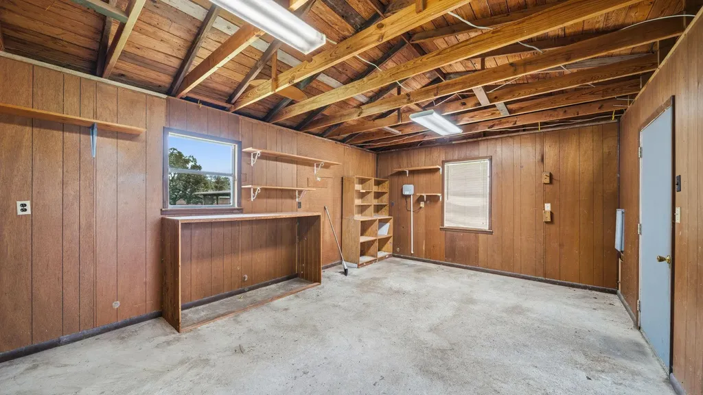 487 Edgewood Avenue Giddings TX 78942