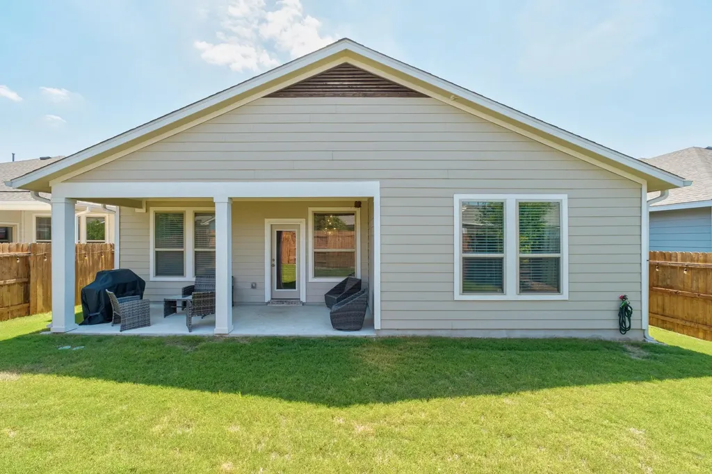 8206 Greyhawk Cove Austin TX 78744