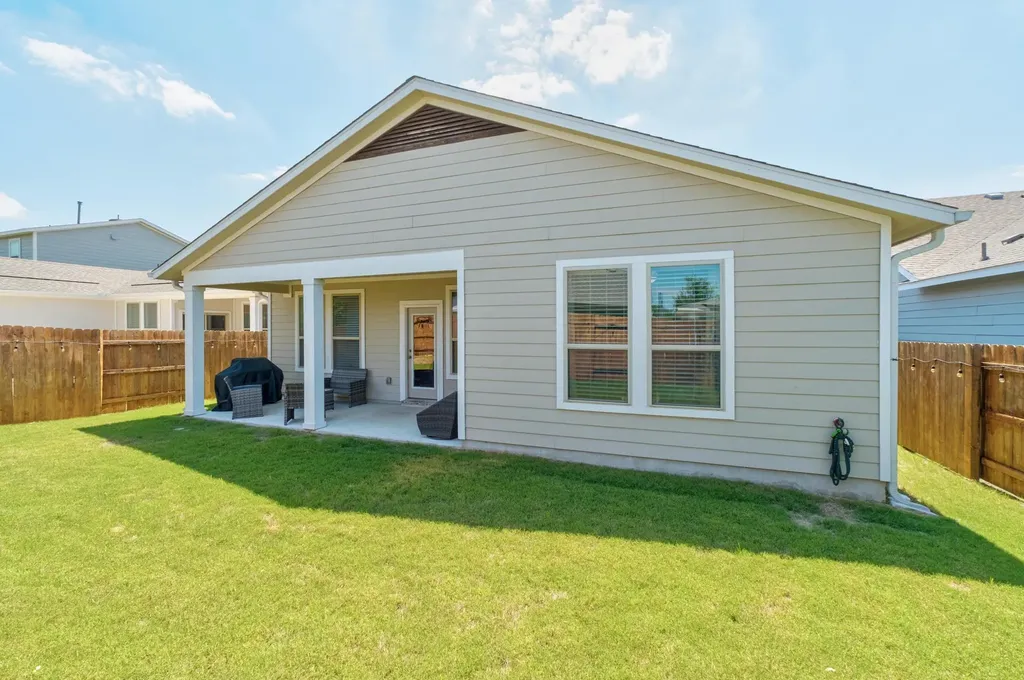 8206 Greyhawk Cove Austin TX 78744