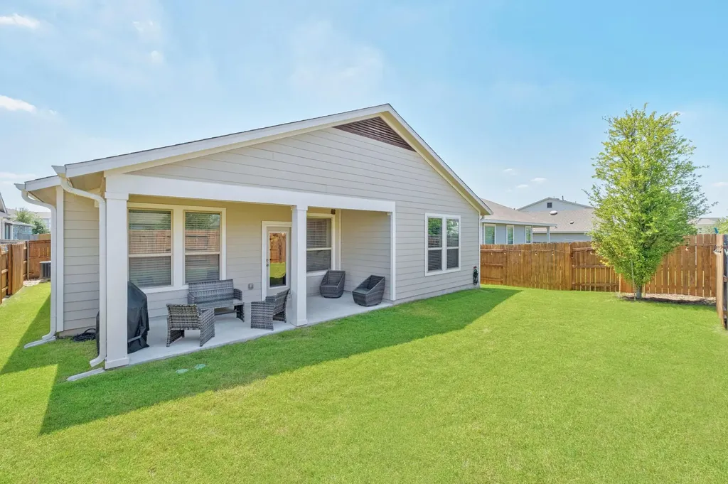 8206 Greyhawk Cove Austin TX 78744