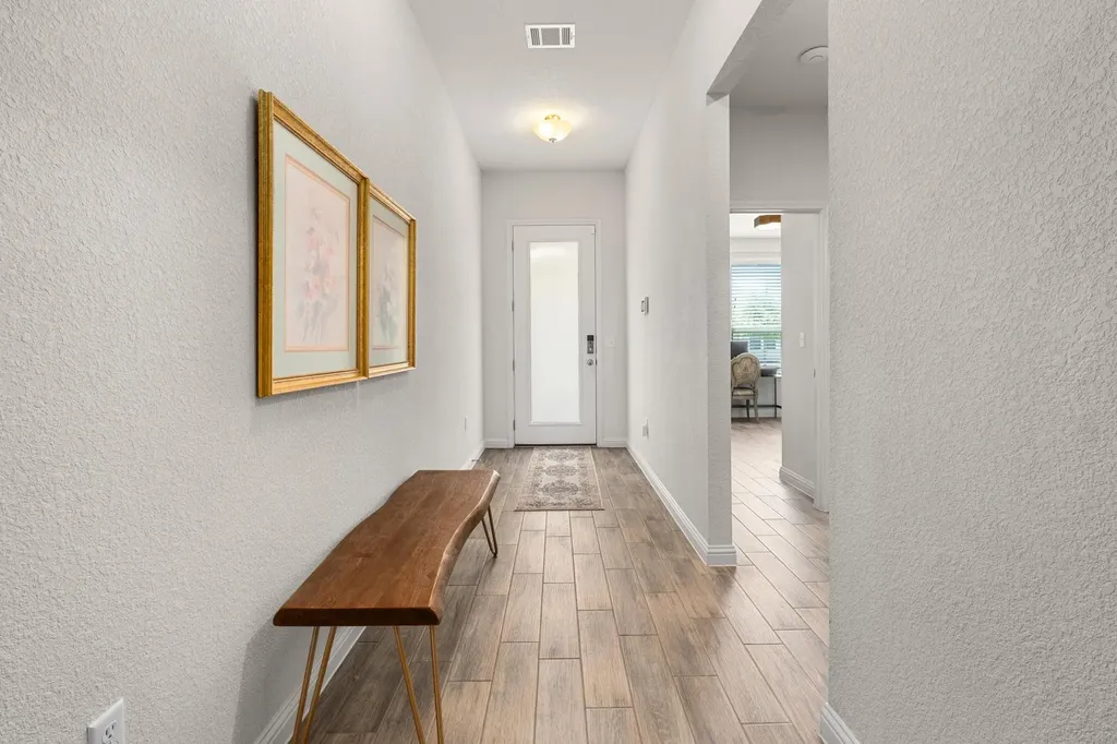 8206 Greyhawk Cove Austin TX 78744