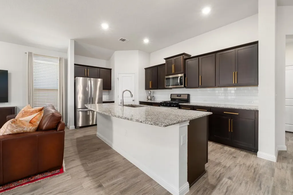 8206 Greyhawk Cove Austin TX 78744