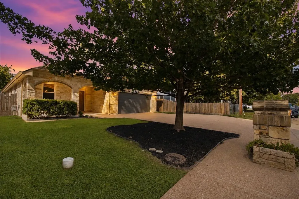 2806 Prado Street Austin TX 78702