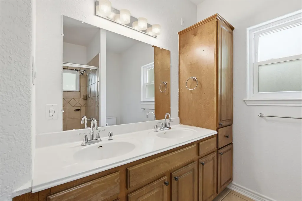 2806 Prado Street Austin TX 78702
