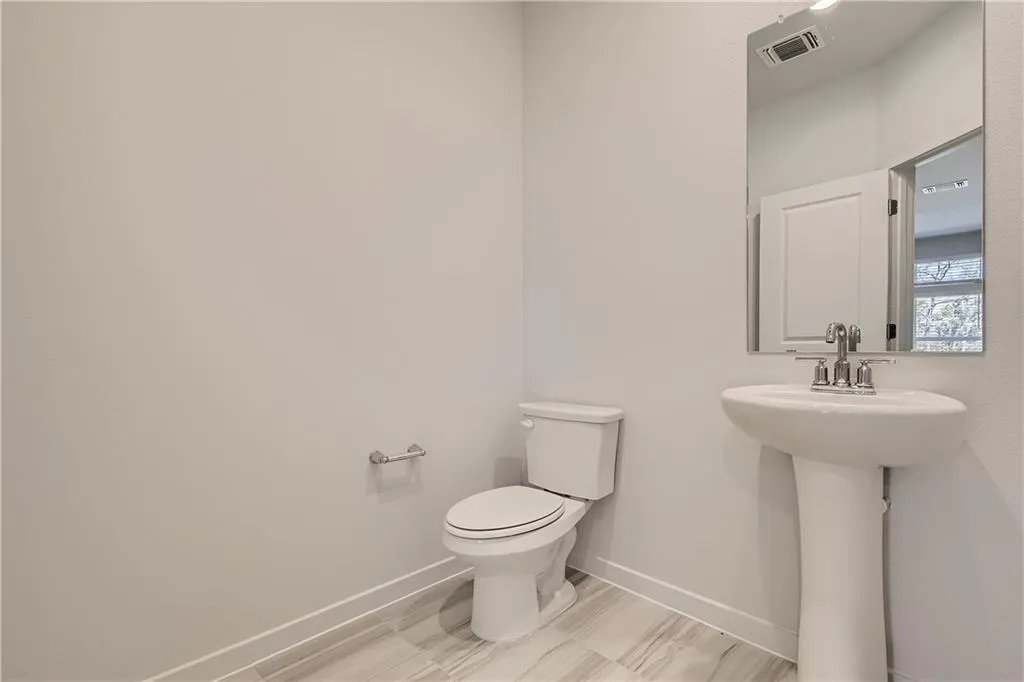 605 W South Street Leander TX 78641