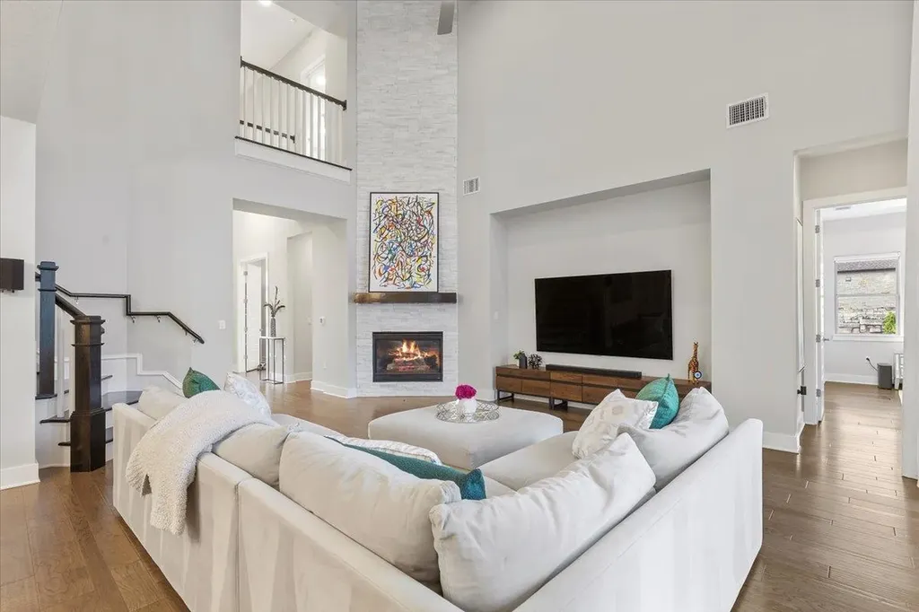 12801 Veronese Drive Austin TX 78739