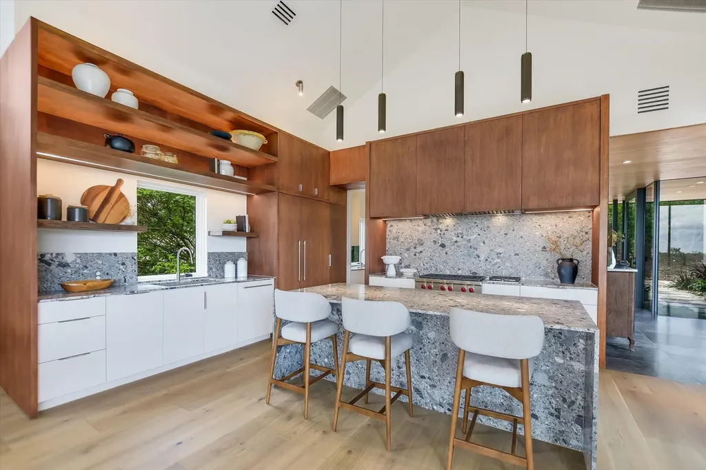 2405 Deer Pass Austin TX 78746