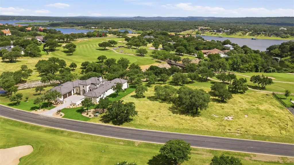 25316 Cliff Crossing Spicewood TX 78669