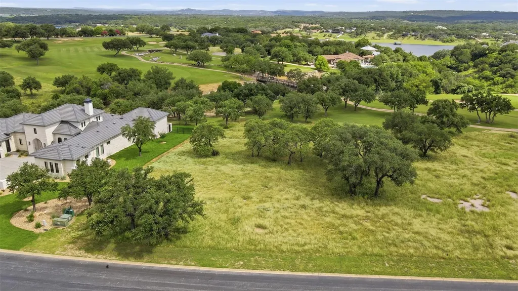 25316 Cliff Crossing Spicewood TX 78669