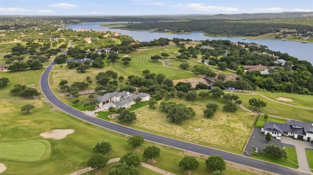 25316 Cliff Crossing Spicewood TX 78669
