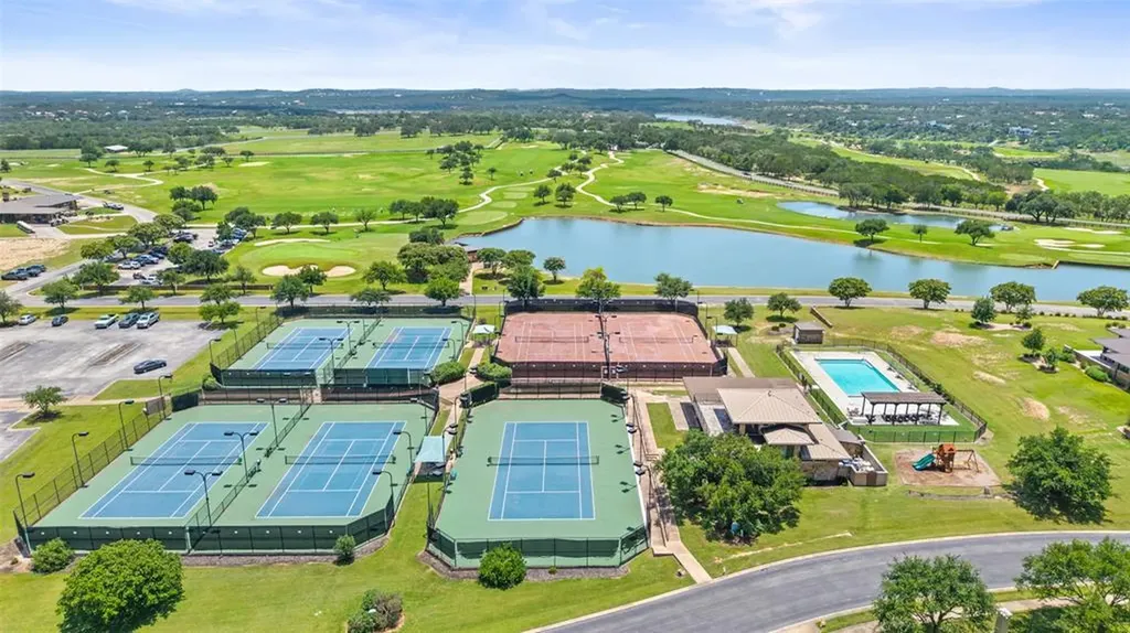 25316 Cliff Crossing Spicewood TX 78669