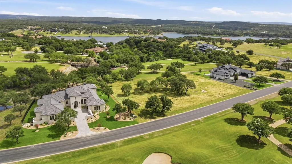 25316 Cliff Crossing Spicewood TX 78669