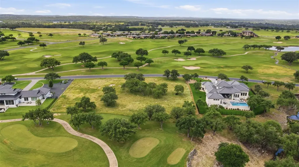 25316 Cliff Crossing Spicewood TX 78669