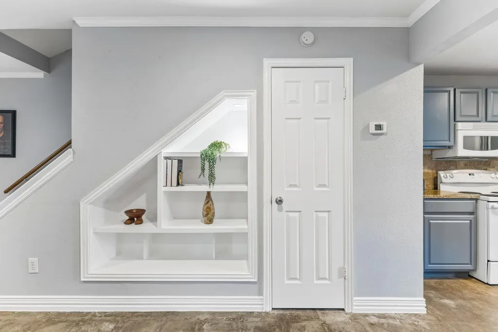 842 Banister Lane Austin TX 78704