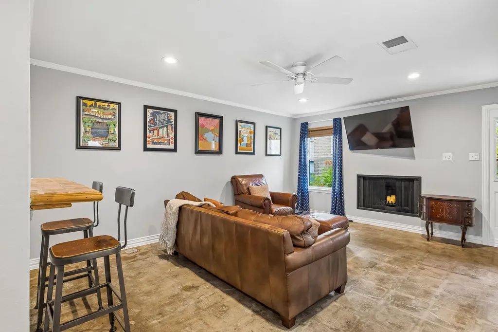 842 Banister Lane Austin TX 78704