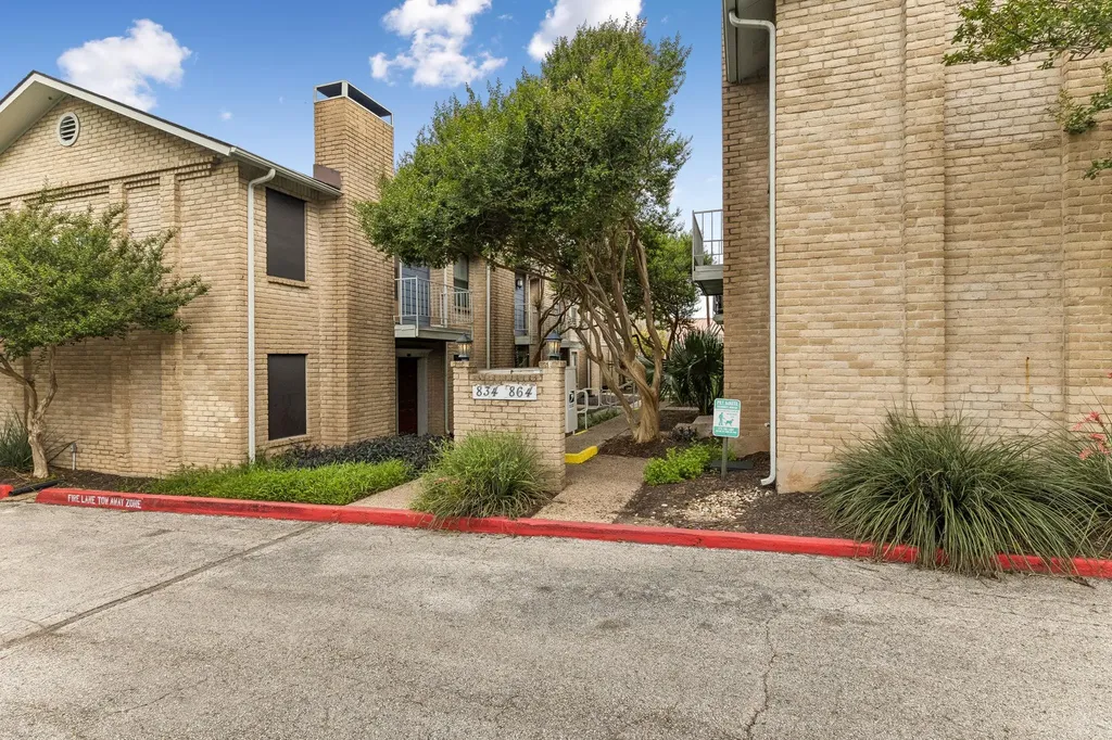 842 Banister Lane Austin TX 78704