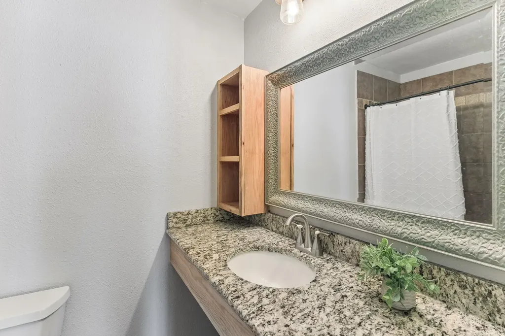 842 Banister Lane Austin TX 78704