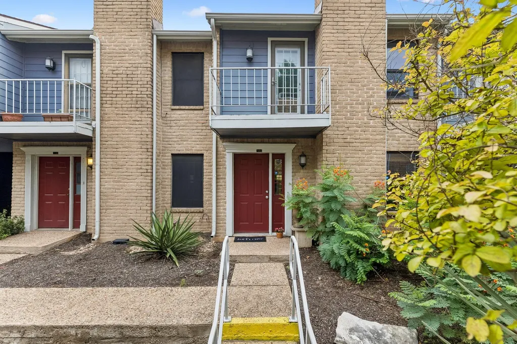 842 Banister Lane Austin TX 78704