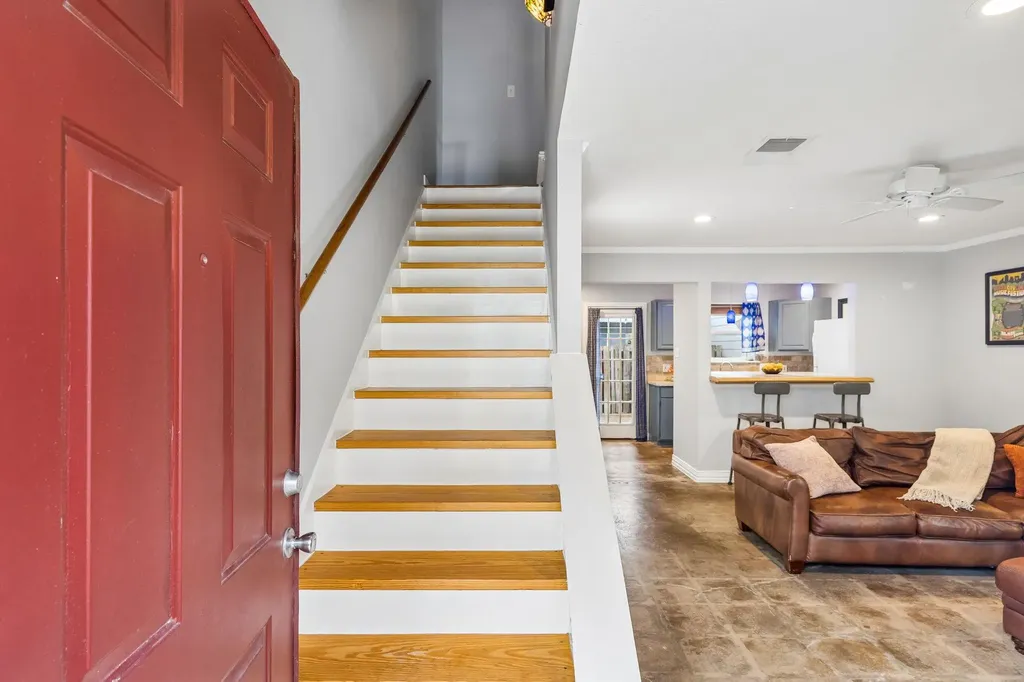 842 Banister Lane Austin TX 78704