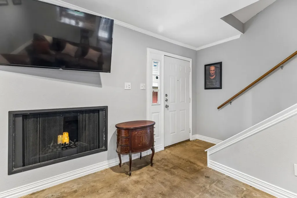 842 Banister Lane Austin TX 78704
