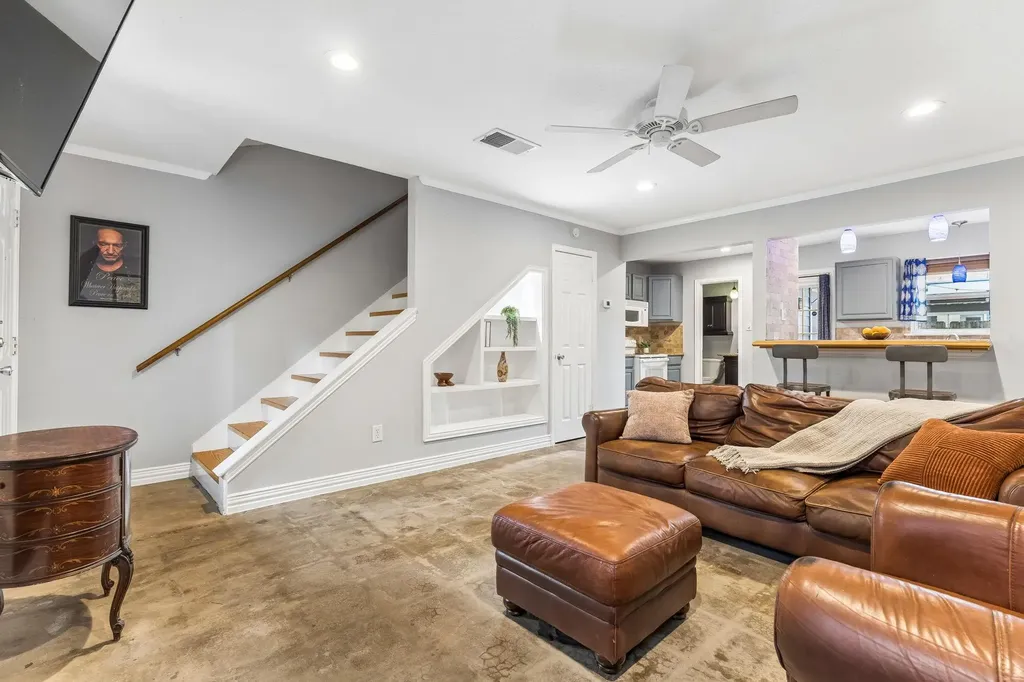 842 Banister Lane Austin TX 78704