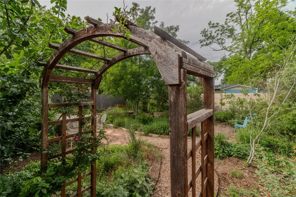 4608 Wally Avenue Austin TX 78721