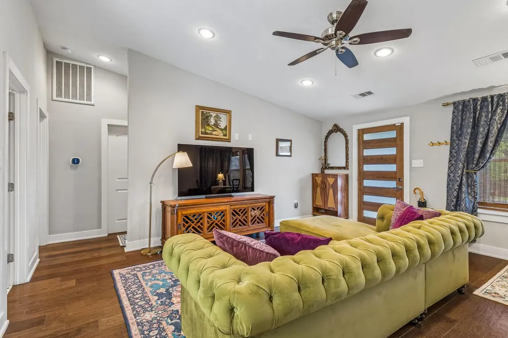 4608 Wally Avenue Austin TX 78721