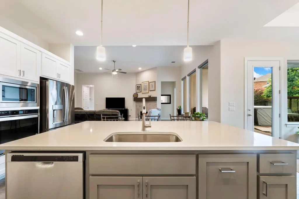 1009 Legacy Crossing Georgetown TX 78628