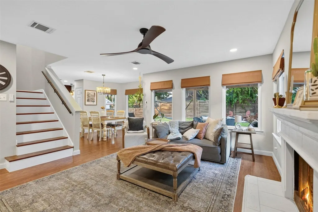 1209 Tetbury Lane Austin TX 78748