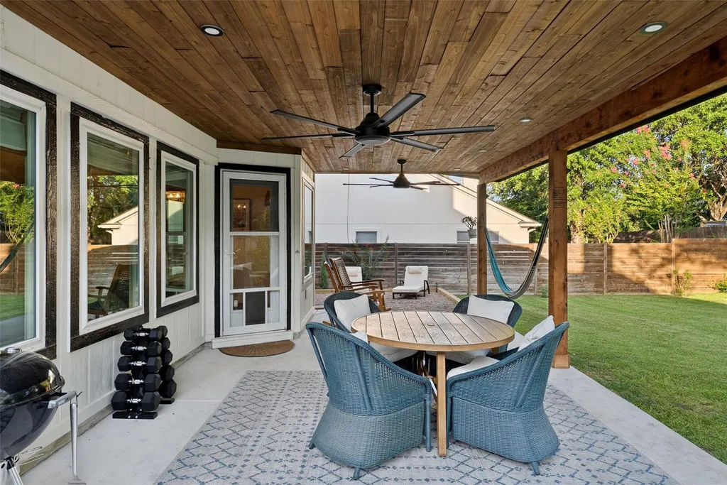 1209 Tetbury Lane Austin TX 78748