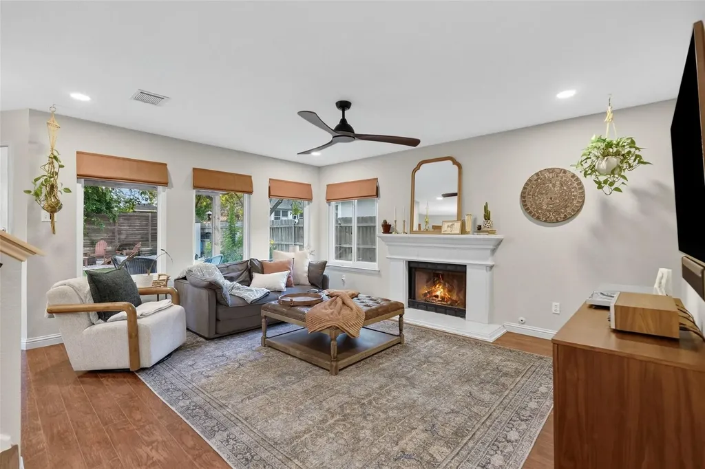 1209 Tetbury Lane Austin TX 78748