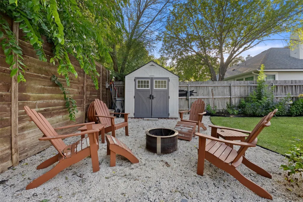 1209 Tetbury Lane Austin TX 78748