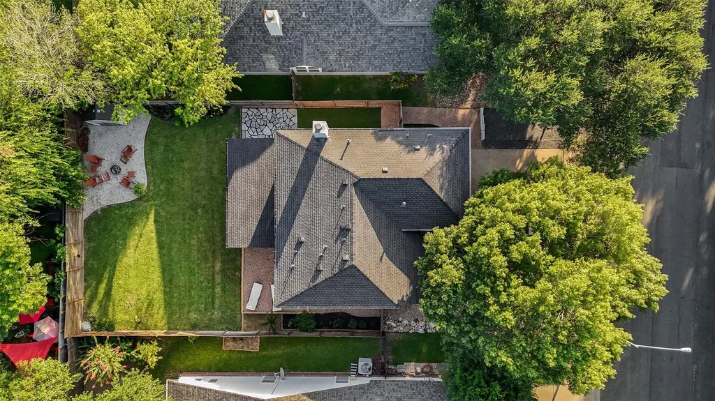 1209 Tetbury Lane Austin TX 78748