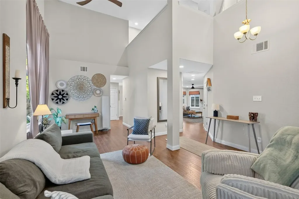 1209 Tetbury Lane Austin TX 78748