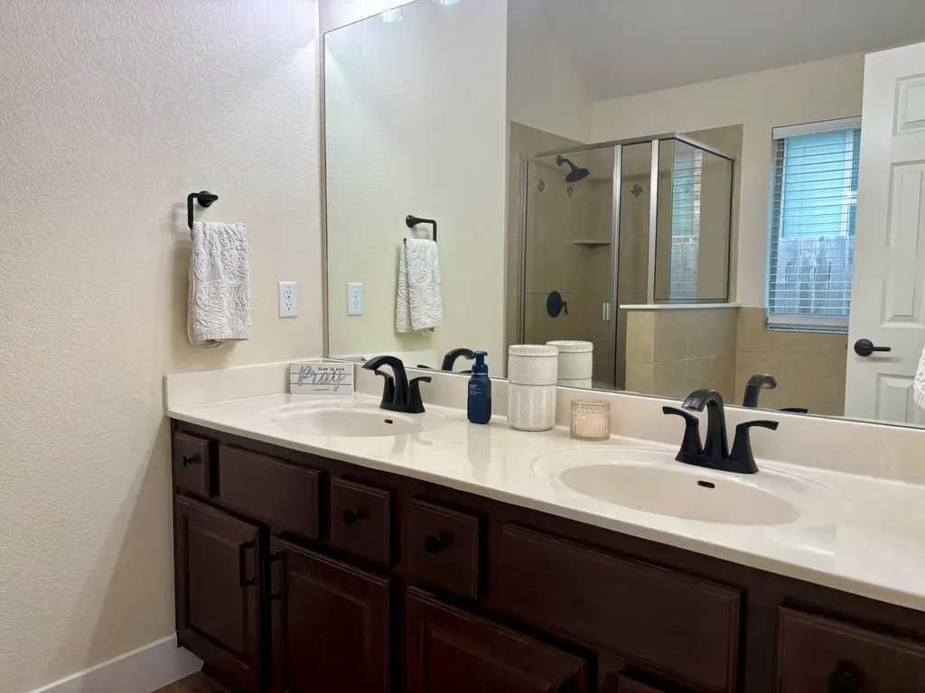 604 Cerezo Drive Leander TX 78641