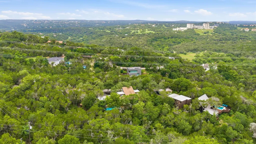 1004 Jousting Place Austin TX 78746