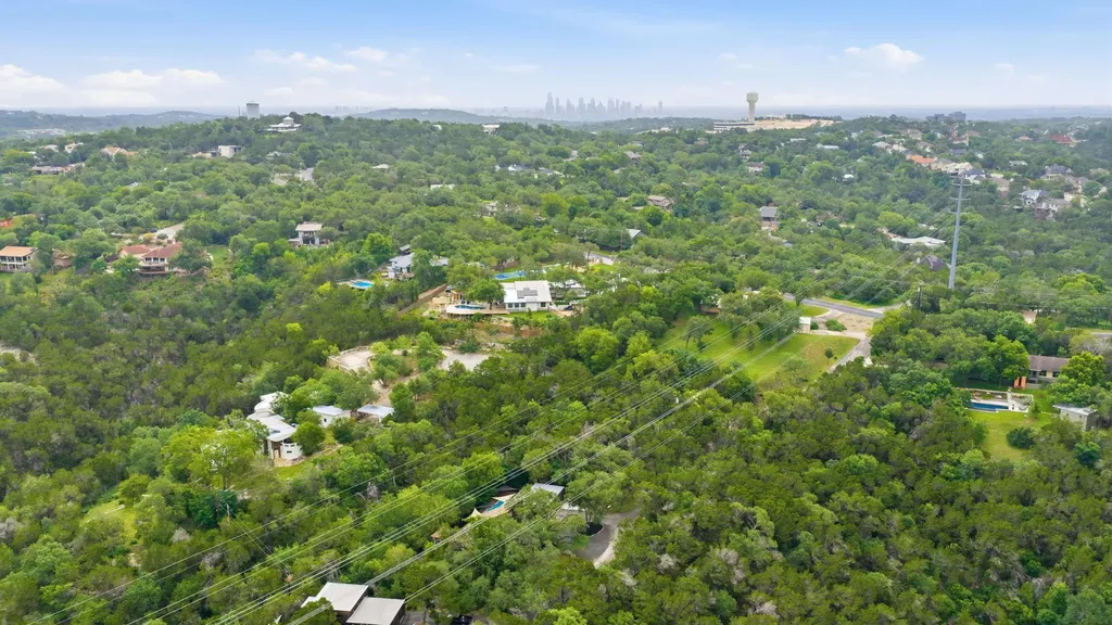 1004 Jousting Place Austin TX 78746