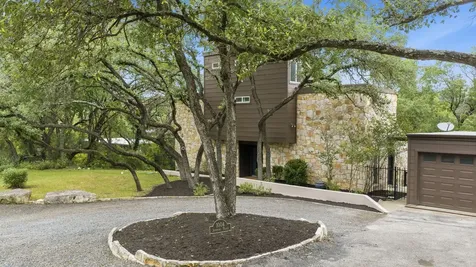 1004 Jousting Place Austin TX 78746