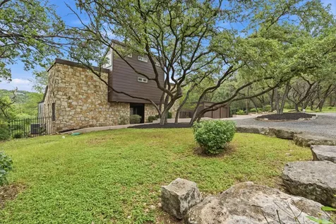 1004 Jousting Place Austin TX 78746